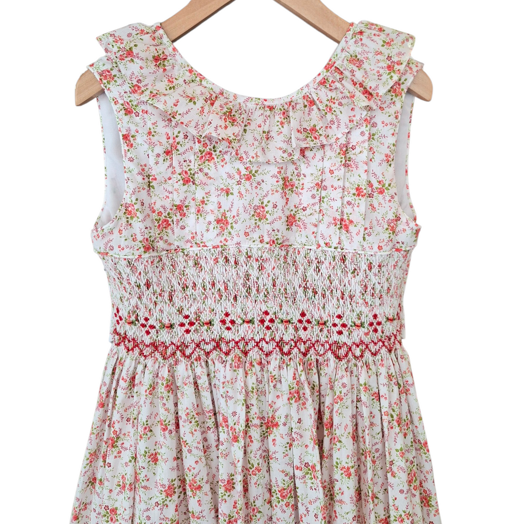 Robe de printemps / été, smockée à Fleurs.