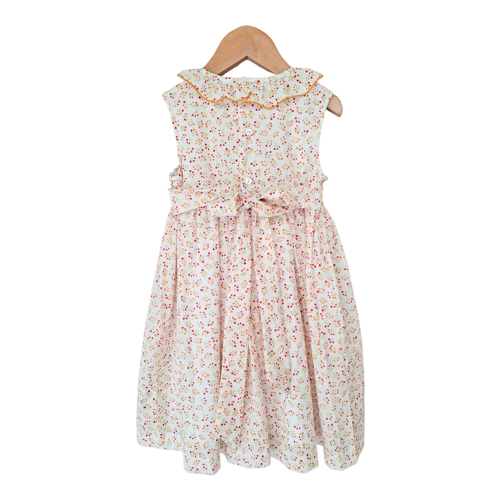 Robe à smocks printemps été. Pièce unique de 3 ans
