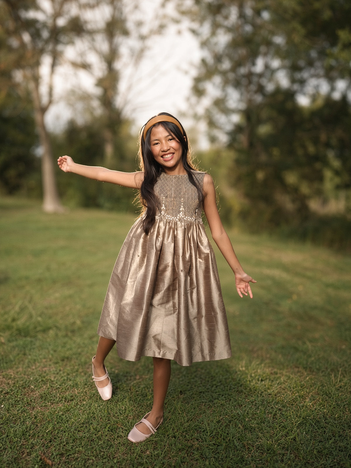 Robe smockée en soie sauvage. 10 ans